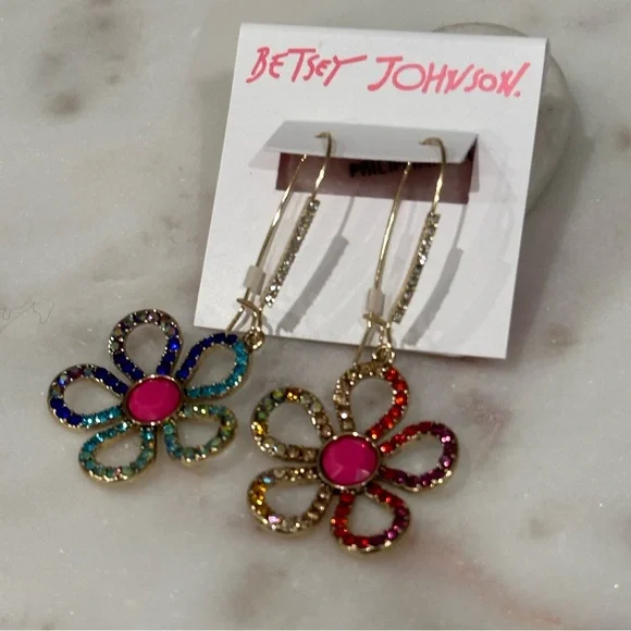 ✨NWT✨ BETSEY LOVE FEST OPEN HEART COLORFUL FLOWER DROP EARRINGS - Picture 5 of 5